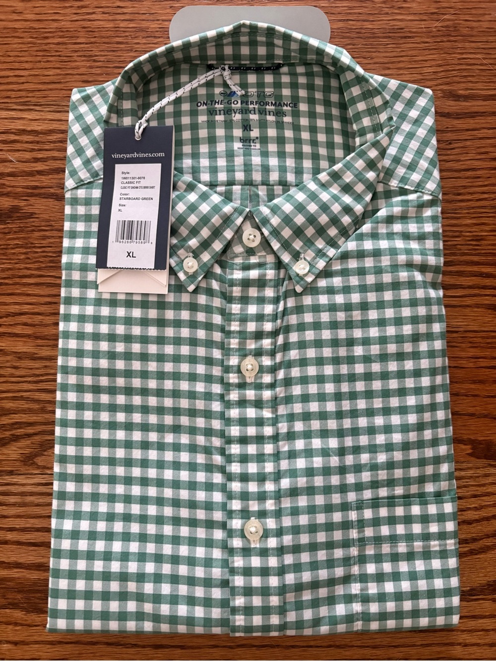 Vineyard Vines Men’s Green and White Gingham Button-Down Shirt